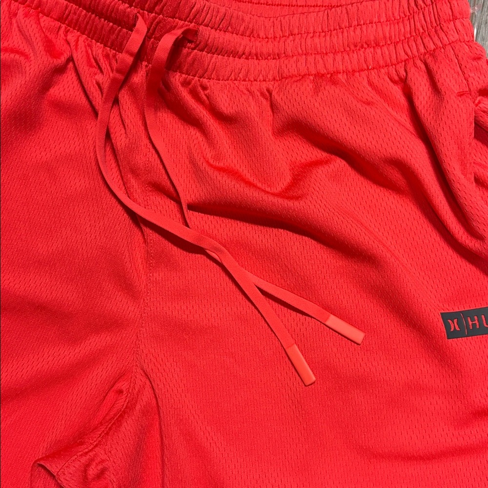 Hurley Men’s Red Mesh Athletic Shorts NWT Size Medium - Picture 4 of 9